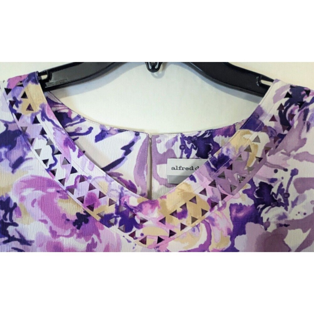 Alfred Dunner Petite Floral Short Sleeve Blouse Purple 10P Laser Cut V-Neck - Picture 3 of 7